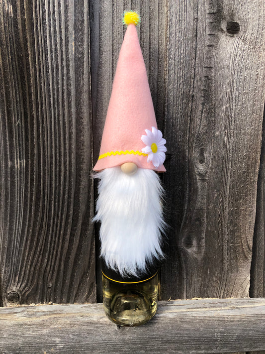 Sweet daisy gnome bottle topper